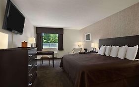 Travelodge By Wyndham Hubbard Oh